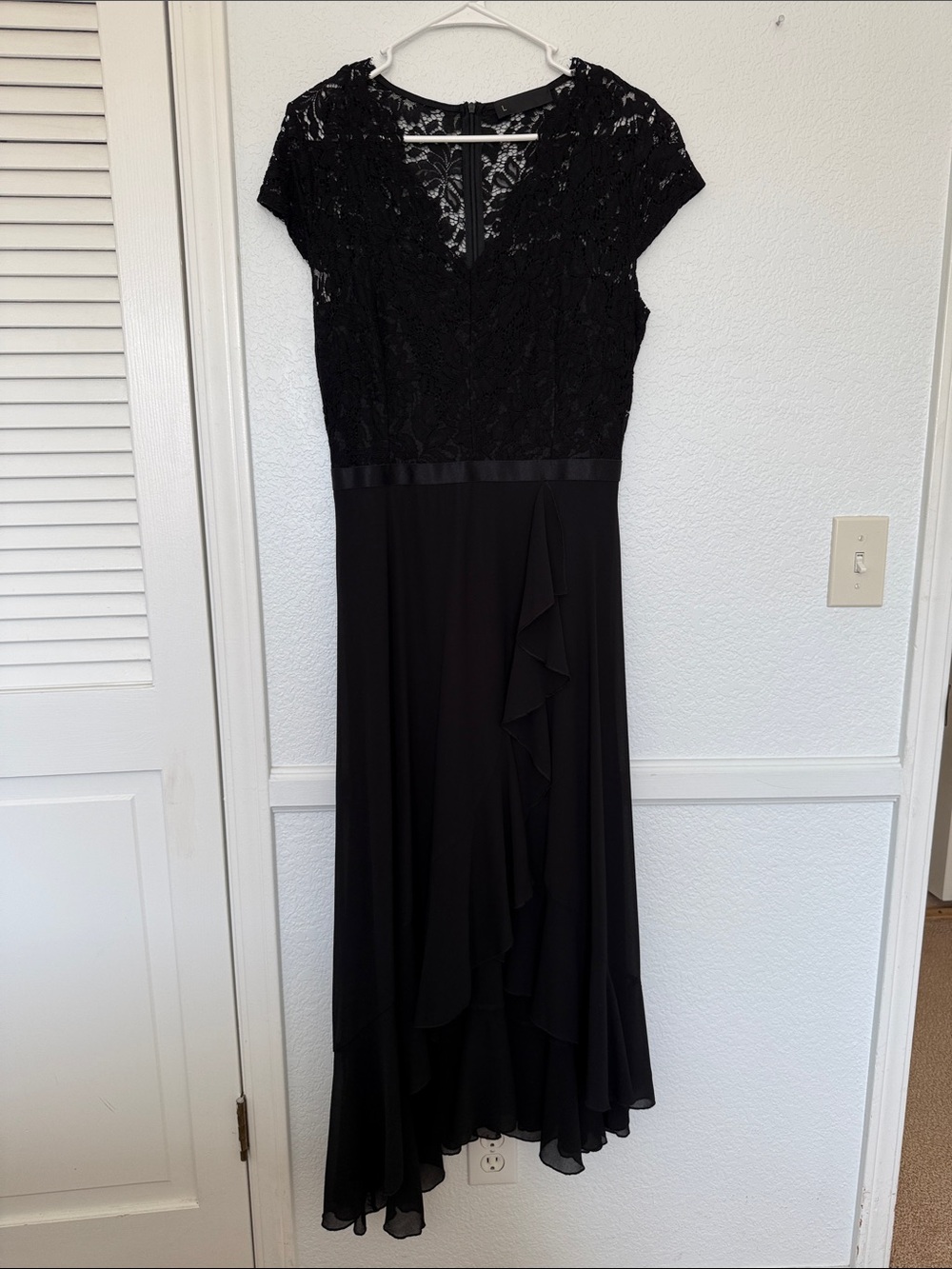 Classic Black Lace Evening Dress